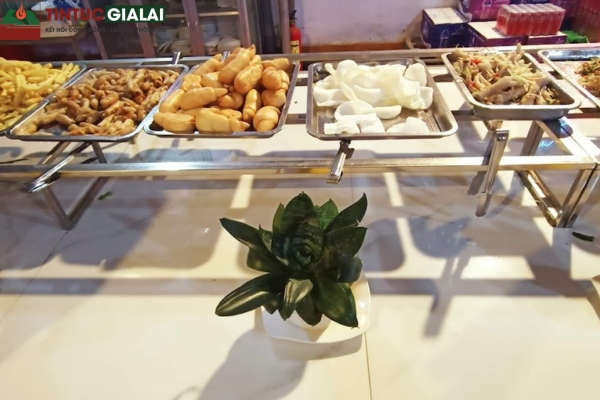Buffet Cầu Sắt