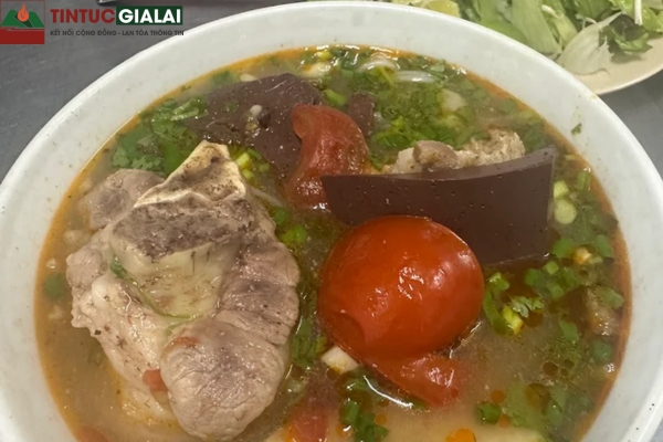 Bún Riêu Giò Chi